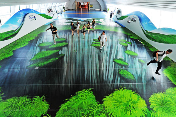 3D Display The highlight of Chongqing Jiangbei International Airport’s exhibition is a huge 3D display of the iconic Longshui Valley on the floor of terminal building