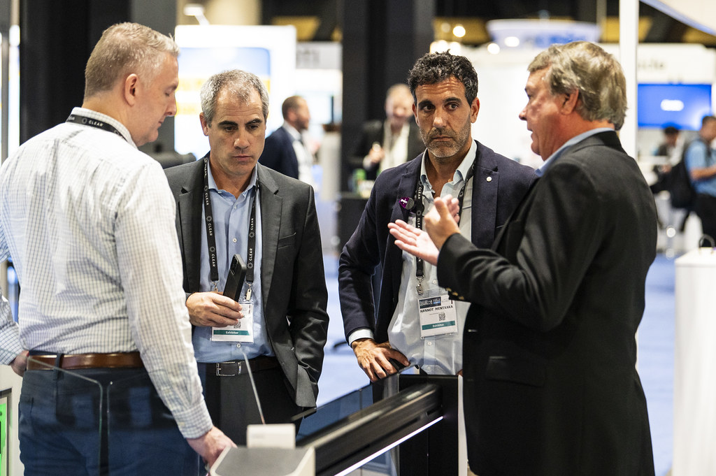 Delegates networking at FTE Global