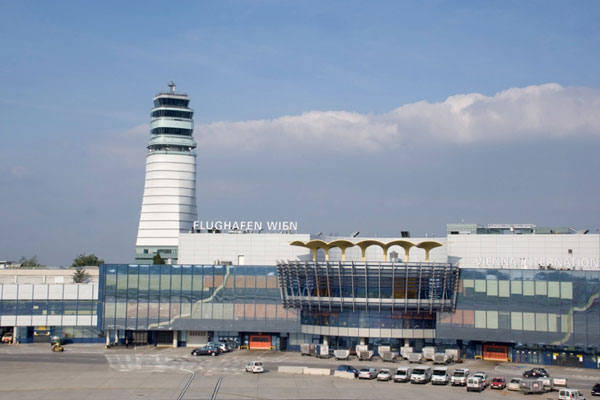 Vienna Airport implementing world’s first common-use self-boarding gates