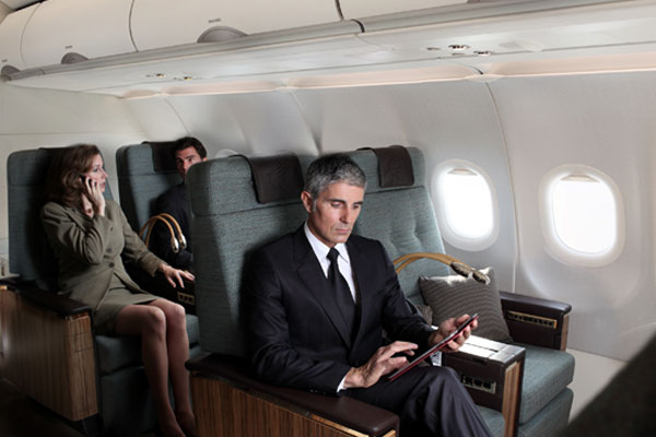 Suppliers: Airlines should fund in-flight Wi-Fi