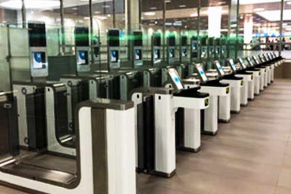 Lisbon Airport unifies manual and automated border control processes