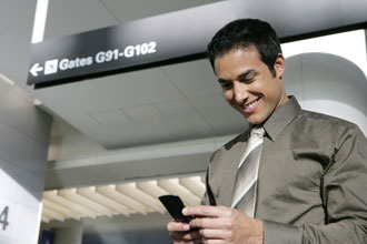 Real-time updates, disruption management and wireless entertainment among passengers’ mobile priorities