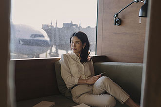 Cathay Pacific opens The Pier lounge with personal Day Suites at HKIA