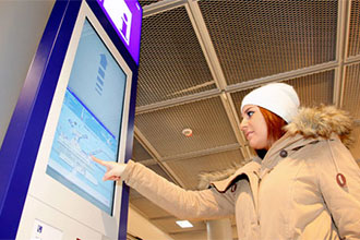 New language capabilities make Frankfurt Airport’s info kiosks more accessible