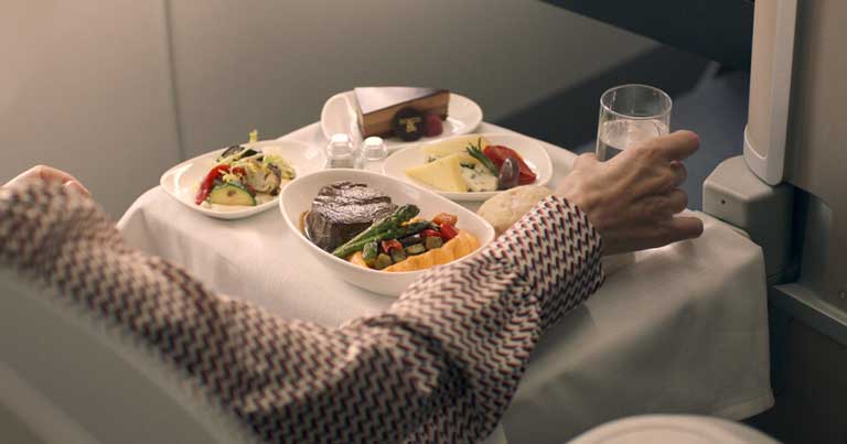 Iberia resumes inflight dining with new food offering