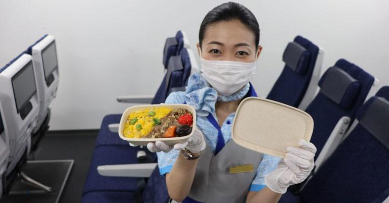 https://www.futuretravelexperience.com/wp-content/uploads/2021/04/ANA-plastic-free-meal-trays.jpg