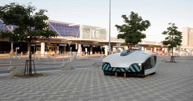 Helsinki Airport trials autonomous street sweeper