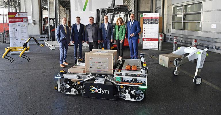DTAC consortium including Fraunhofer IML demonstrates AI and autonomous robots at Munich Airport