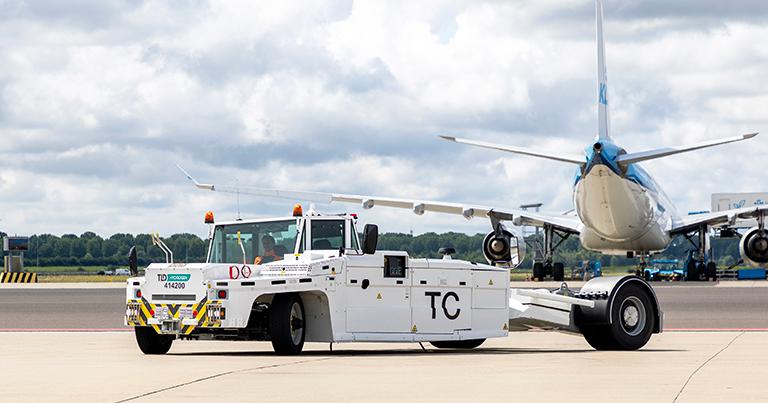 Schiphol pilots hydrogen-powered vehicles as it targets emission-free ground operations by 2030